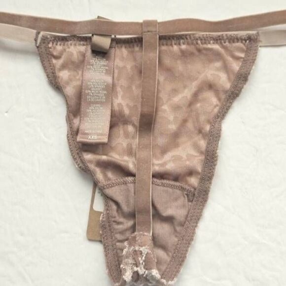 SKIMS FLOCKED LOGO PANTY NWT - Picture 9 of 9